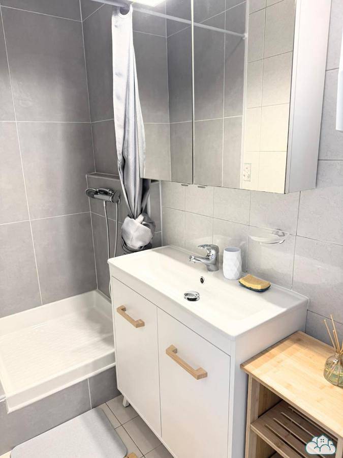 Appartement entier, One-Bedroom Apartment in Lagny-sur-Marne, Seine-et-Marne