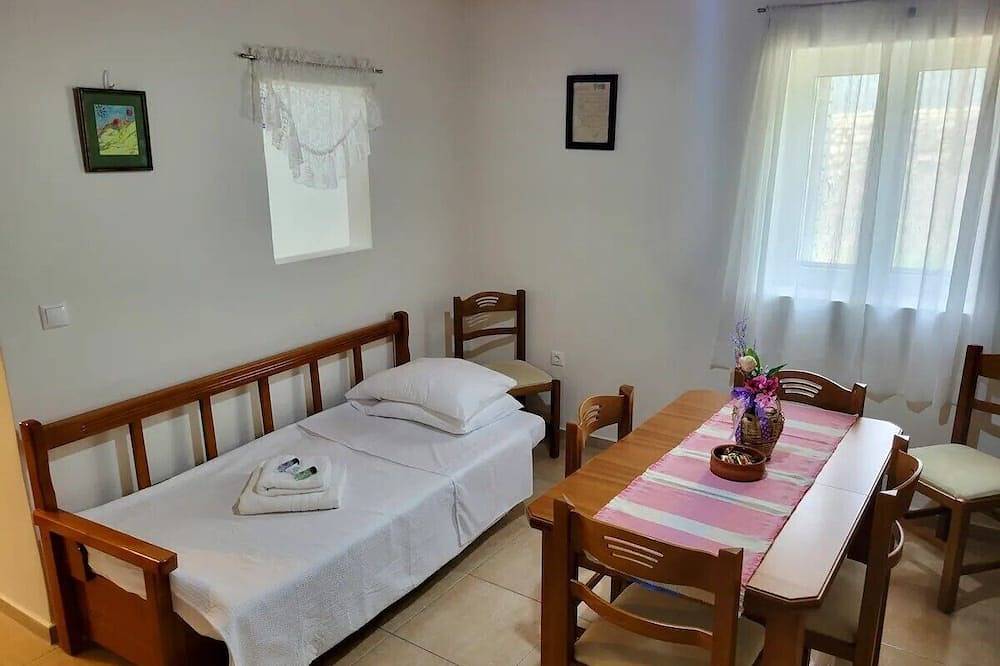 Seafront Villa \"Fay\" Entire Home Kardamyli West Mani Greece in Kardamyli, Messenien