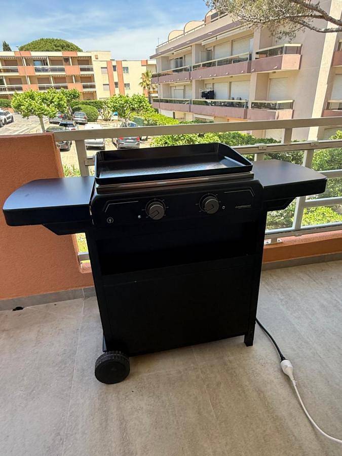 Gîte pour 4 personnes, avec balcon et vue dans Plage Des Tamaris Cavalaire Sur Mer - 2