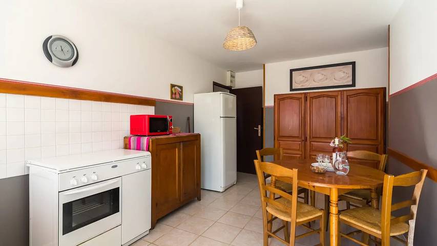 Location de vacances pour 5 personnes, avec terrasse et piscine à Loubejac - 4