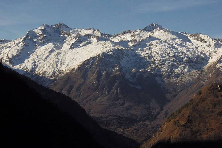 Chalet pour 20 personnes, avec balcon et jardin, animaux acceptés à Barèges