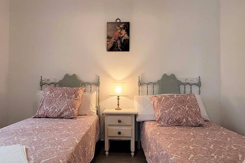 Apartamento entero, V2 Casa del Castillo Vut entreplanta by Naturadrada in La Adrada, Provincia de Ávila