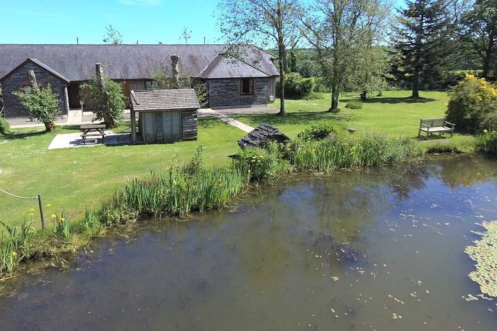 Cottage for 4 people, with garden and hot tub in Cornwall