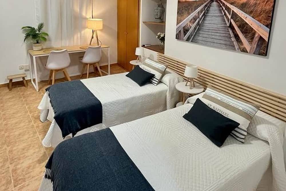 Entire apartment, Estudio Doble con 2 Camas en el Centro Histórico in Alcalá de Henares, Madrid Province