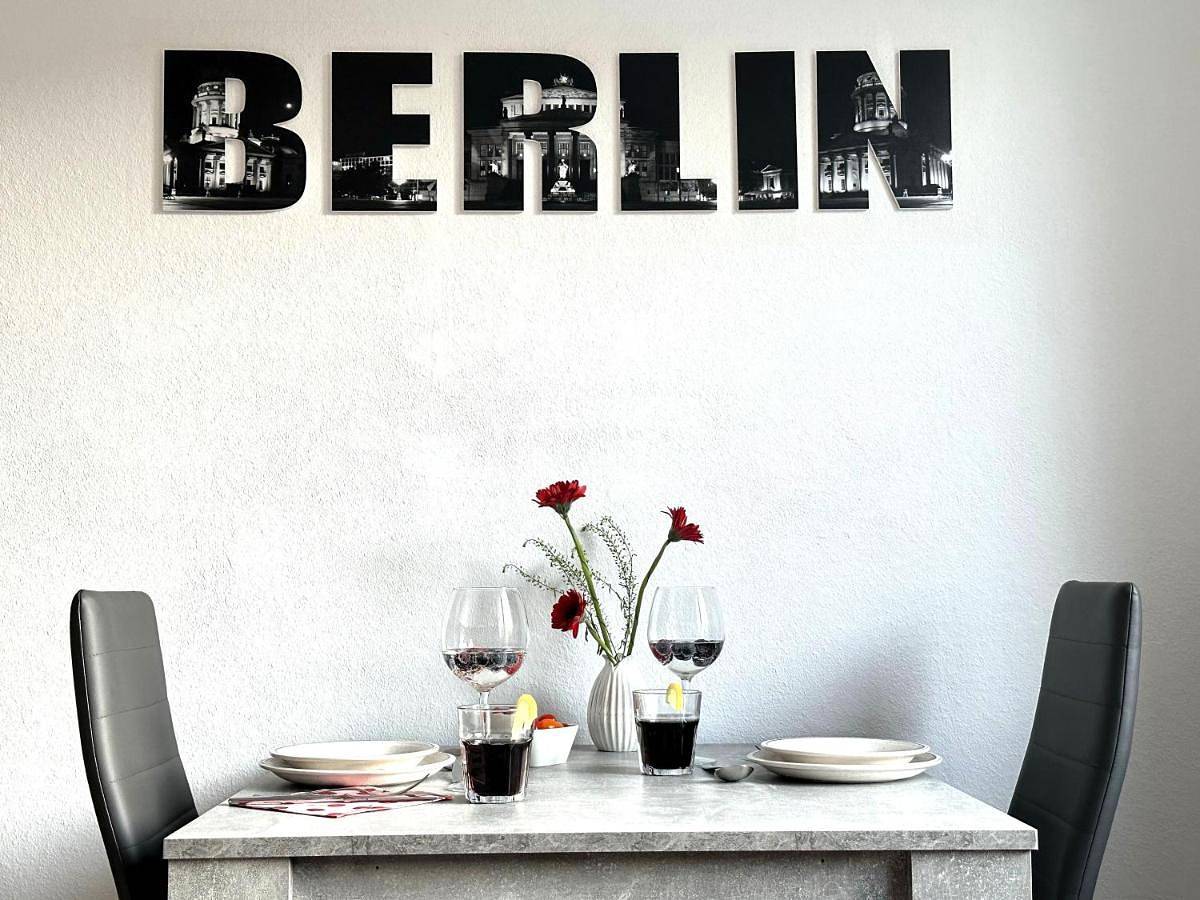 Ganze Wohnung, "Ideal42" - Berlin für Zwei - citynah, verkehrsgünstig, Supermarkt, Self Check-In, Wlan in Tempelhof Berlin, Berlin