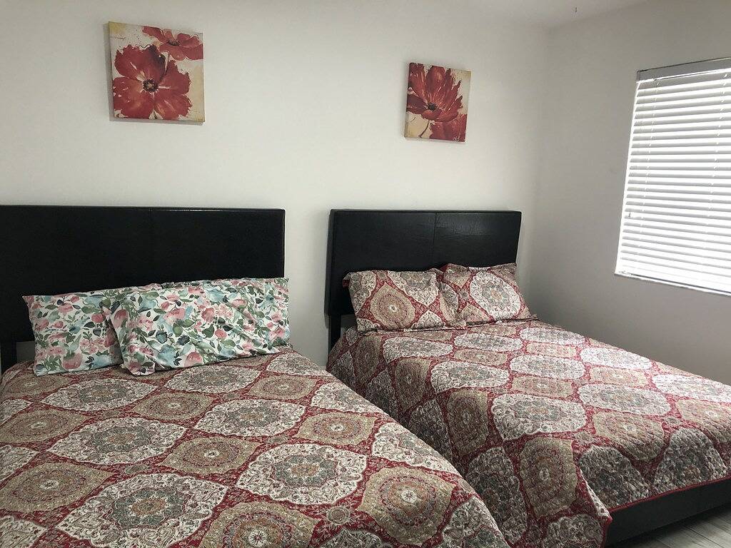 Ganze Wohnung, Spacious 2bd, washer/dryer, private patio, grill in Delray Beach, Palm Beach County