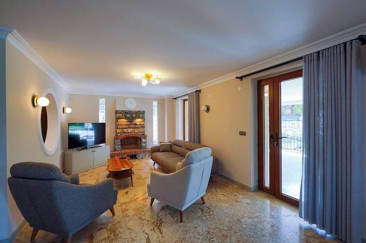 Villa für 6 Personen, mit Garten und Balkon - 1