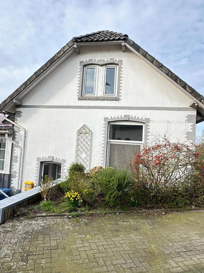 Ferienhaus Weserblick am Sandstrand mit Dart, Billard und Tischkicker in Berne, Wesermarsch