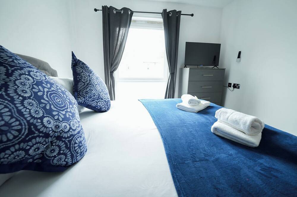 Entire apartment, Stylish 1 bedroom apartment sleeps 4 in Swansea, Swansea region