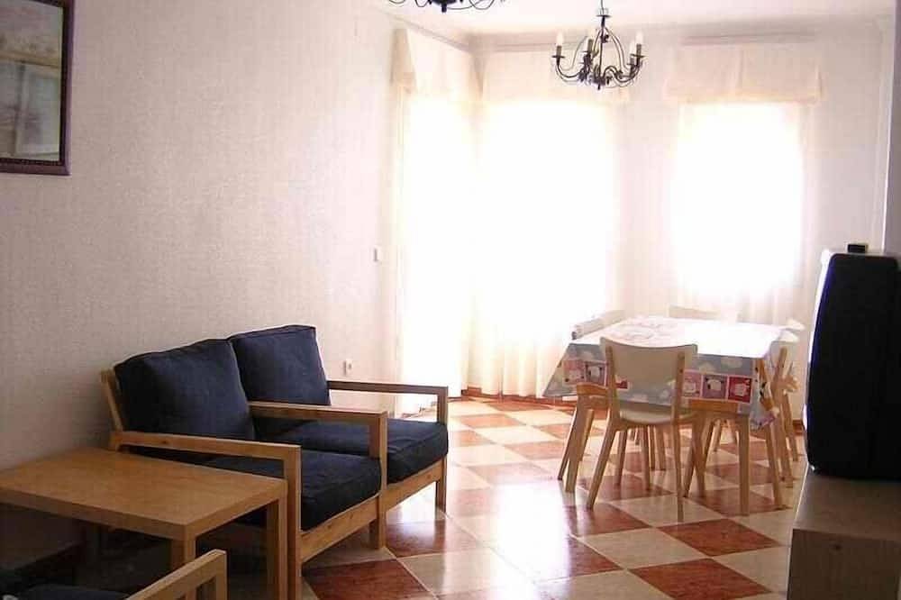 Appartamento intero, Lovely apartment 300 meters from the beach, modern, with 3 bedrooms, swimming pool  in Islantilla, Lepe