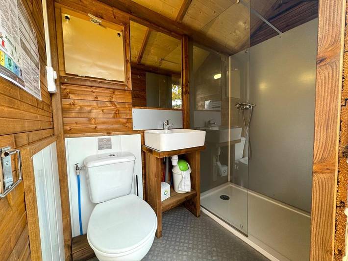 Camping pour 2 personnes, avec jardin ainsi que piscine et jacuzzi au Cap d'Agde - 4