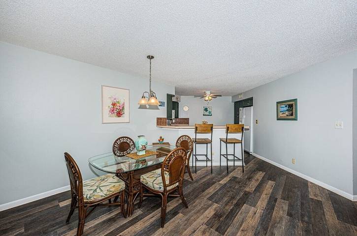 Vacation rental for 4 people, with pool and balcony in St. Petersburg (FL)