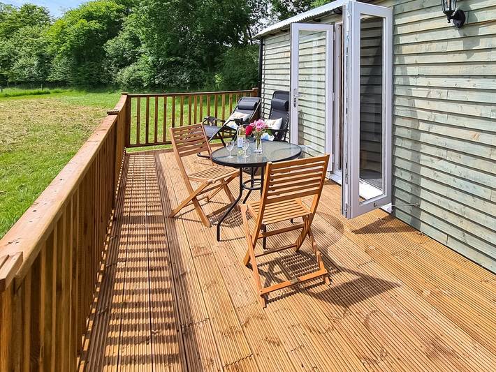 Log cabin for 2 people, with garden in East Sussex