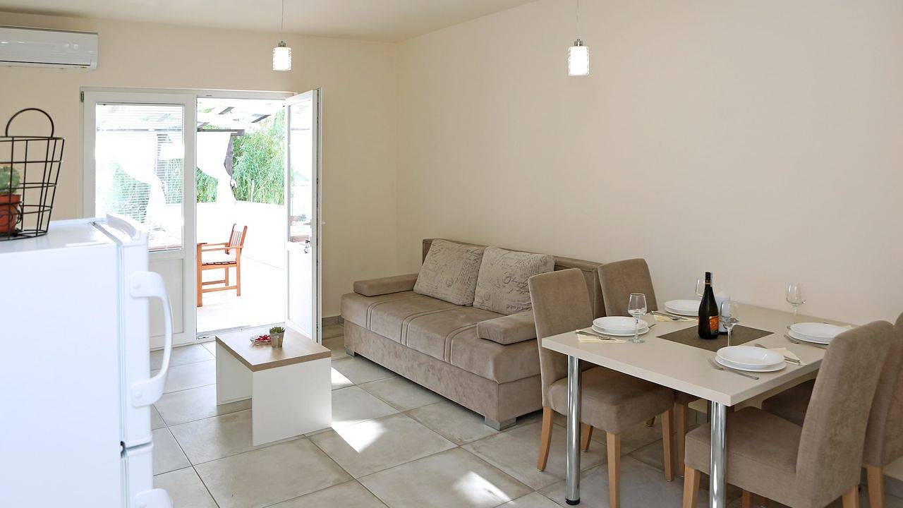 Ganze Ferienwohnung, Ferienwohnung für 8 Personen (100 m²) in Ljubač in Ljubac, Zadar