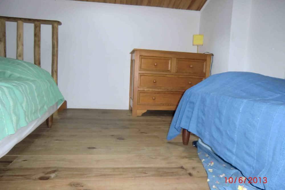 Belle maisonnette climatisée très calme dans propriété privée vue vallée et mer in Sarrola-Carcopino, Région d'Ajaccio