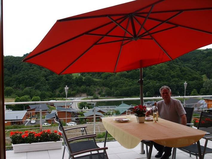 Ferienhaus für 4 Personen, mit Whirlpool und Terrasse sowie Sauna und Seeblick in Rieden (Eifel) - 2