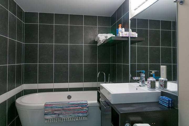 Ferienwohnung für 5 Personen, mit Whirlpool und Sauna sowie Garten in Vancouver