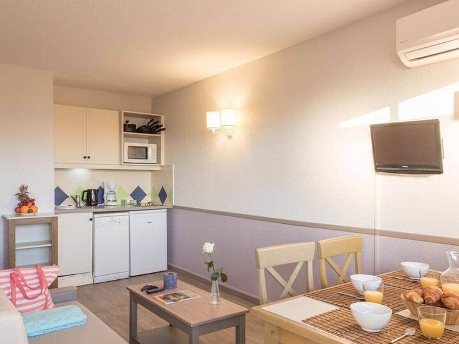 Pierre & Vacances Résidence La Rostagne - Studio 4 personnes - 1 Coin Nuit - Climatisation in Antibes, Région de Cannes