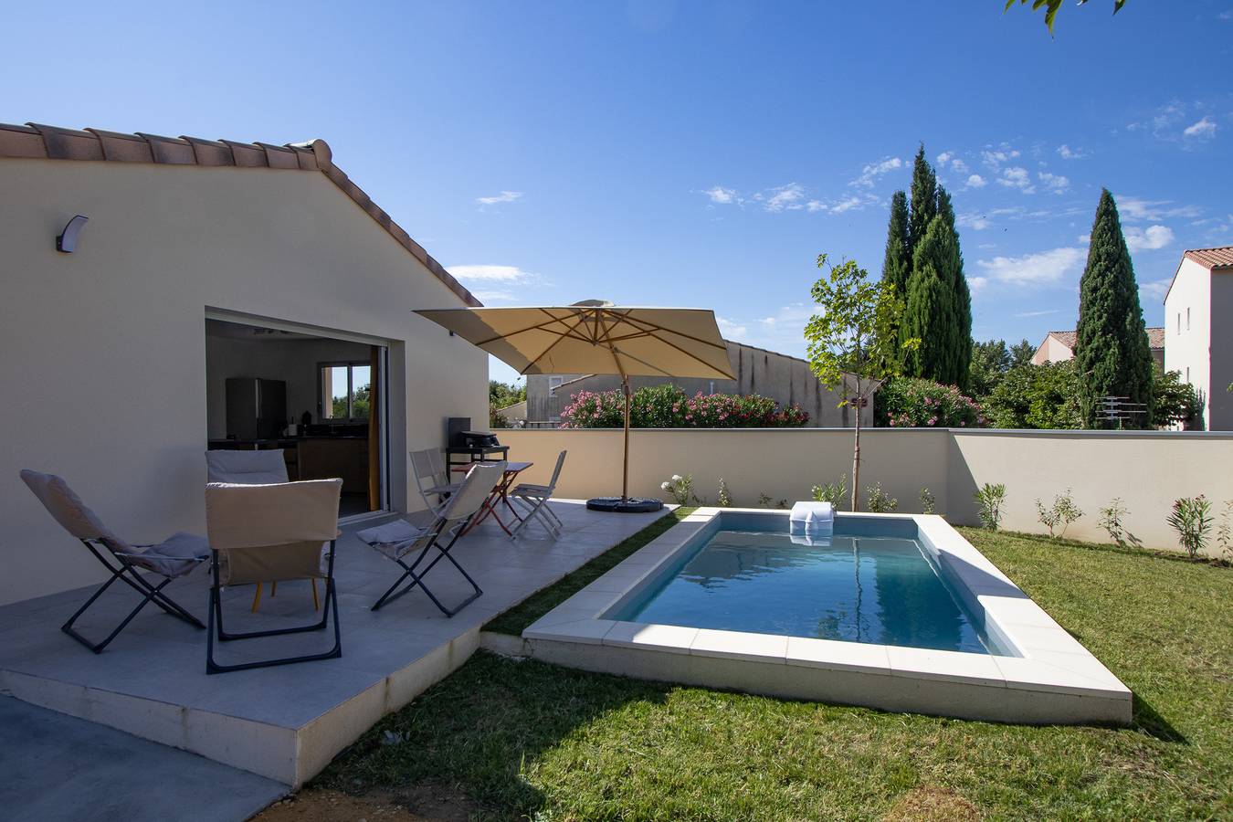 Chardonnay Villa neuve avec piscine privée au coeur du village - 4 pers. in Suze-la-Rousse, Région de nyons