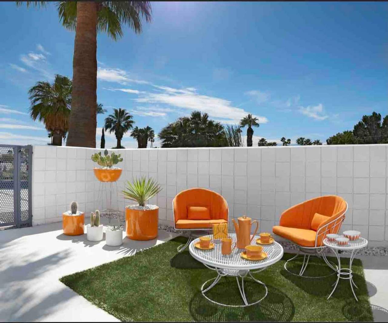 Og Mcm w/Saltwater Pool| Hot Tub | Dogs welcome! in Palm Springs, Coachella Valley