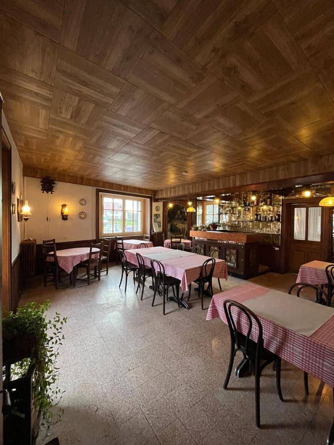 Hôtel pour 12 personnes, avec jardin, animaux acceptés dans Andelot-en-Montagne