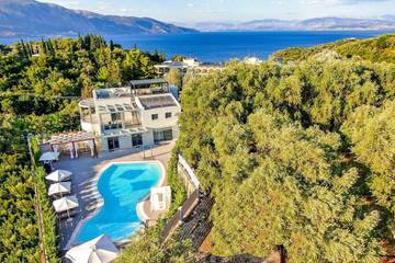 Διαμερίσματα Διακοπών για 12 Άτομα σε Λίμνη (Κέρκυρα), Κέρκυρα, Φωτογραφία 1