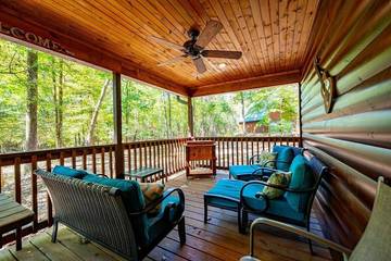 Log Cabin for 10 Guests in Broken Bow, Broken Bow Lake, Picture 1