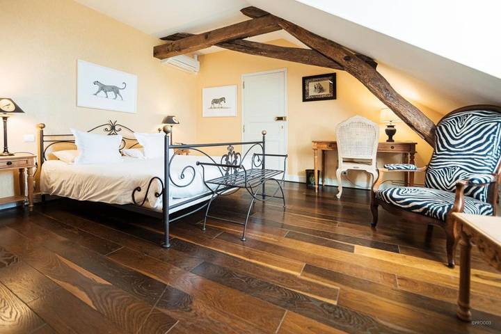 Hôtel pour 2 personnes, avec vue et sauna ainsi que jardin et piscine à Ygrande - 4