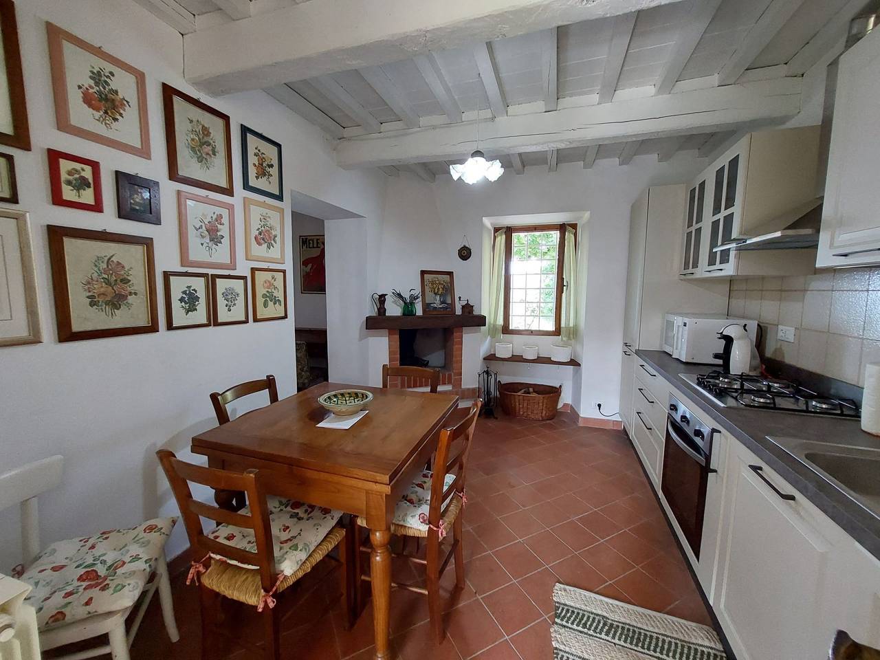 Appartement entier, 'Casa Peppina' mit Terrasse in Strettoia, Pietrasanta