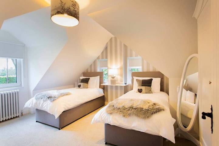 Country Home with Hot Tub & Sauna near Loch Lomond in West Dunbartonshire