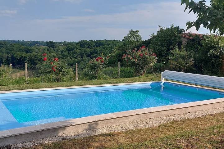 Gîte pour 4 personnes, avec jardin à Saint-Martin-de-Ribérac