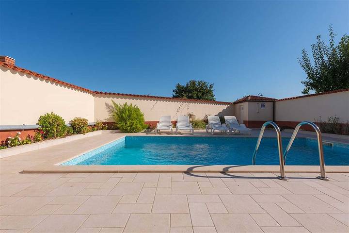 Villa für 4 Personen, mit Balkon/Terrasse und Terrasse sowie Pool, mit Haustier in Rovinj - 4