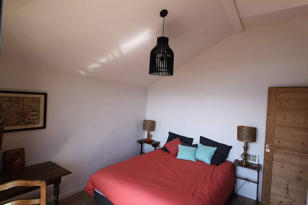 Chalet with panoramic view of the bay of Talloires and Tournette in Talloires-Montmin, Annecy region