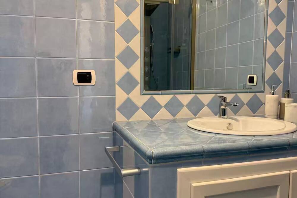 Ganze Wohnung, Beautiful spacious flat in the old town of Ivrea in Ivrea, Canavese