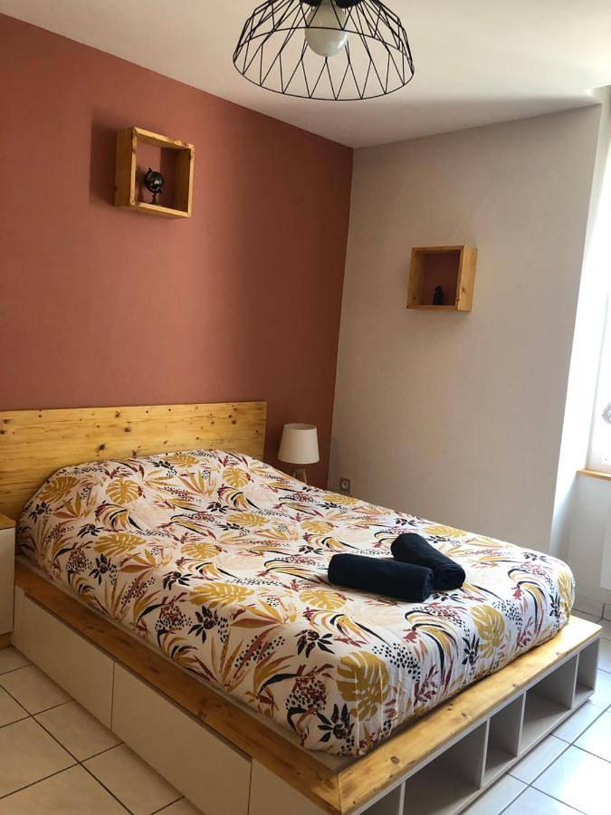 Appartement entier, Studio centre ville et terrasse in Romans-sur-Isère, Région de Valence
