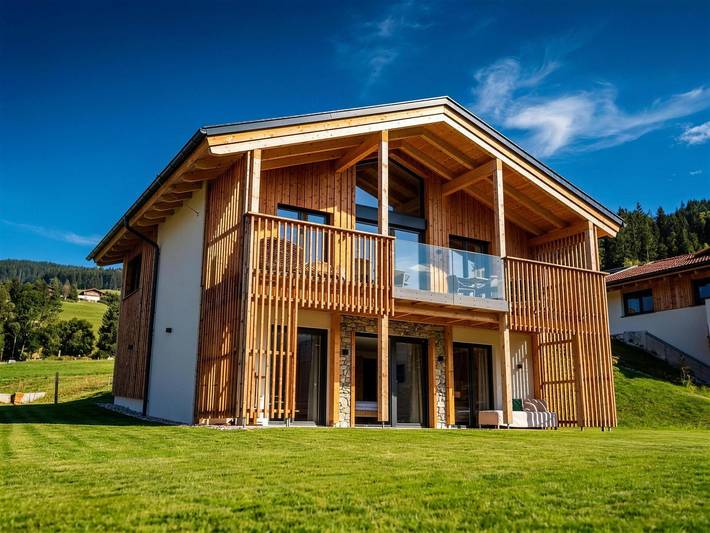 Ferienhaus für 8 Personen, mit Balkon/Terrasse und Terrasse sowie Garten und Sauna