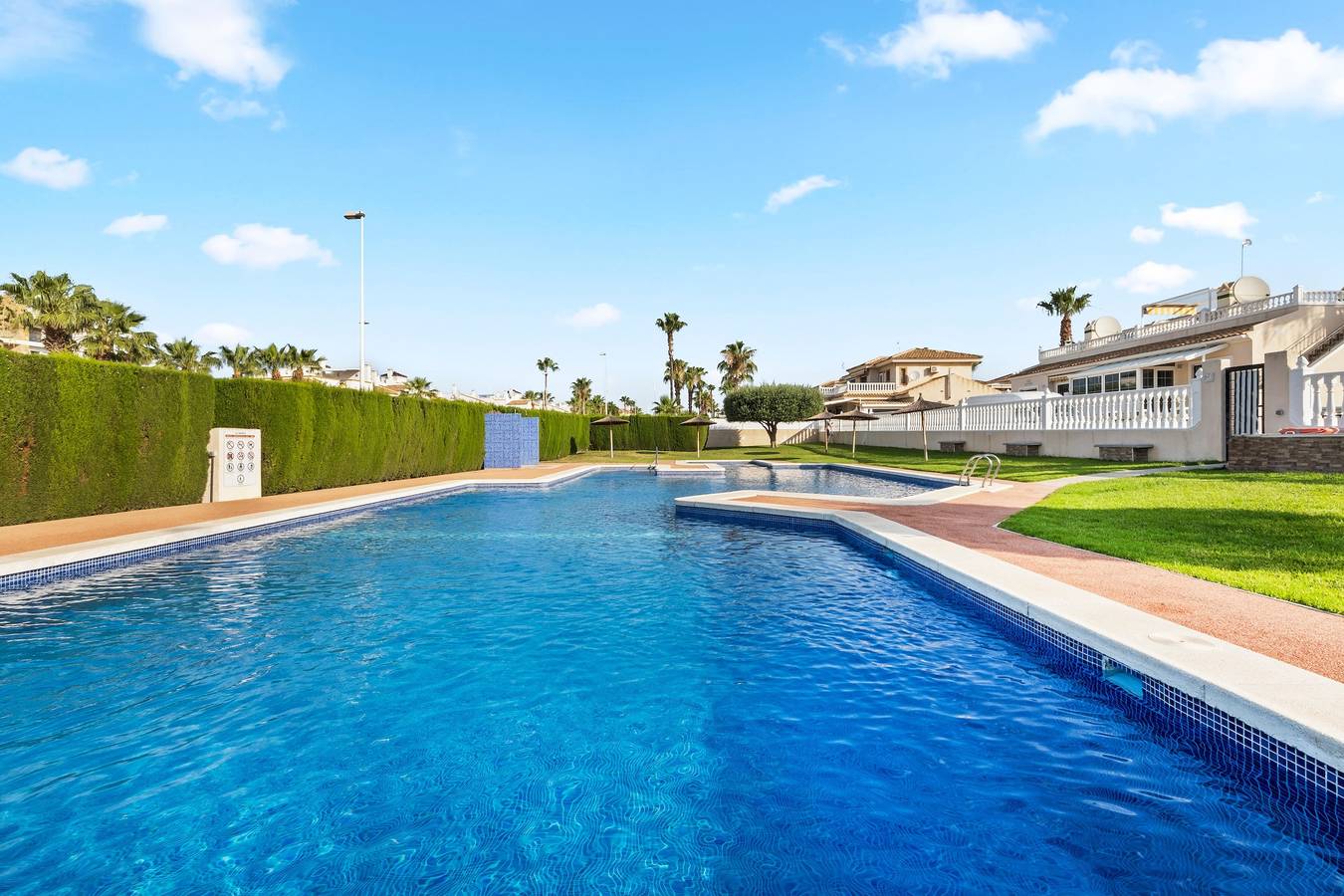 Casa Vacacional "Un Regalo de Corazón" con Piscina Compartida y Wi-Fi in Orihuela, Costa Blanca