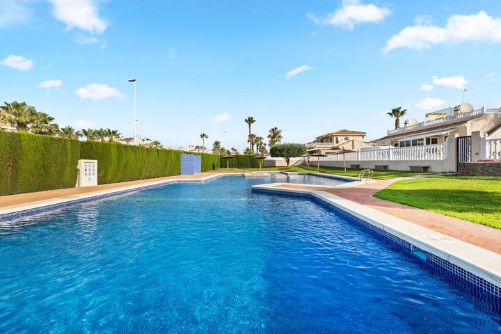 Ferienhaus für 6 Personen, mit Kinderpool und Balkon sowie Garten, mit Haustier