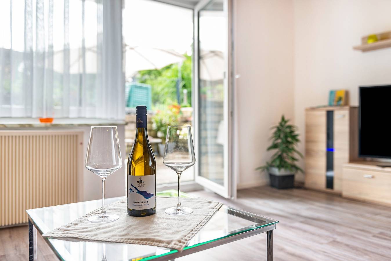 Entire apartment, Apartment 'Carmen' with Private Terrace, Garden, and Wi-Fi in Wald (Baden Wuerttemberg), Region Bodensee-Oberschwaben