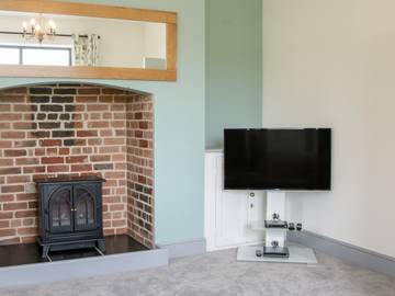 Log Cabin for 12 People in Powys, Mid-Wales, Photo 4