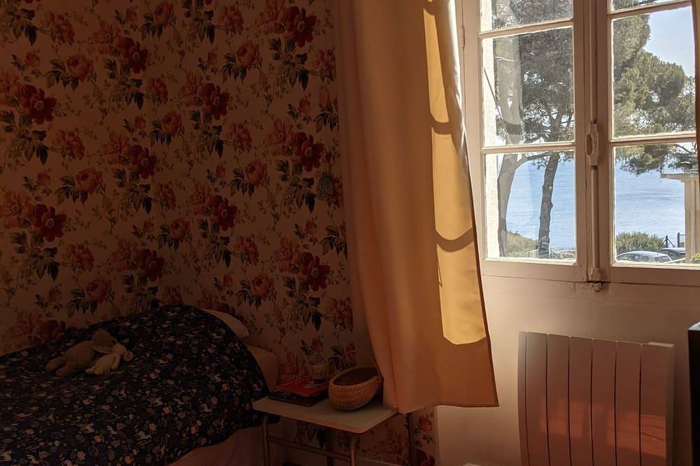 Villa provençale avec cour, jardin et vue mer in Provence