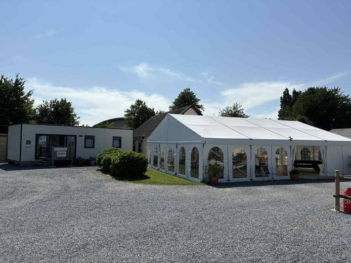 Location de vacances pour 8 personnes, avec piscine ainsi que jardin et jacuzzi à Balleroy - 2