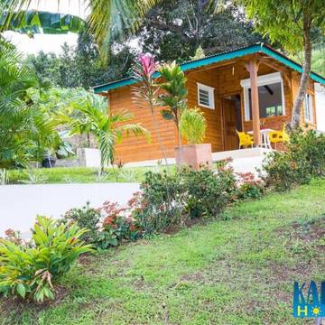 Gîte pour 2 personnes, avec terrasse et piscine ainsi que vue et jardin à Morne-à-l'Eau