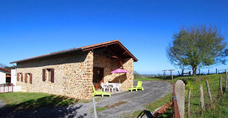 Gîte pour 6 personnes, avec jardin à Ayherre