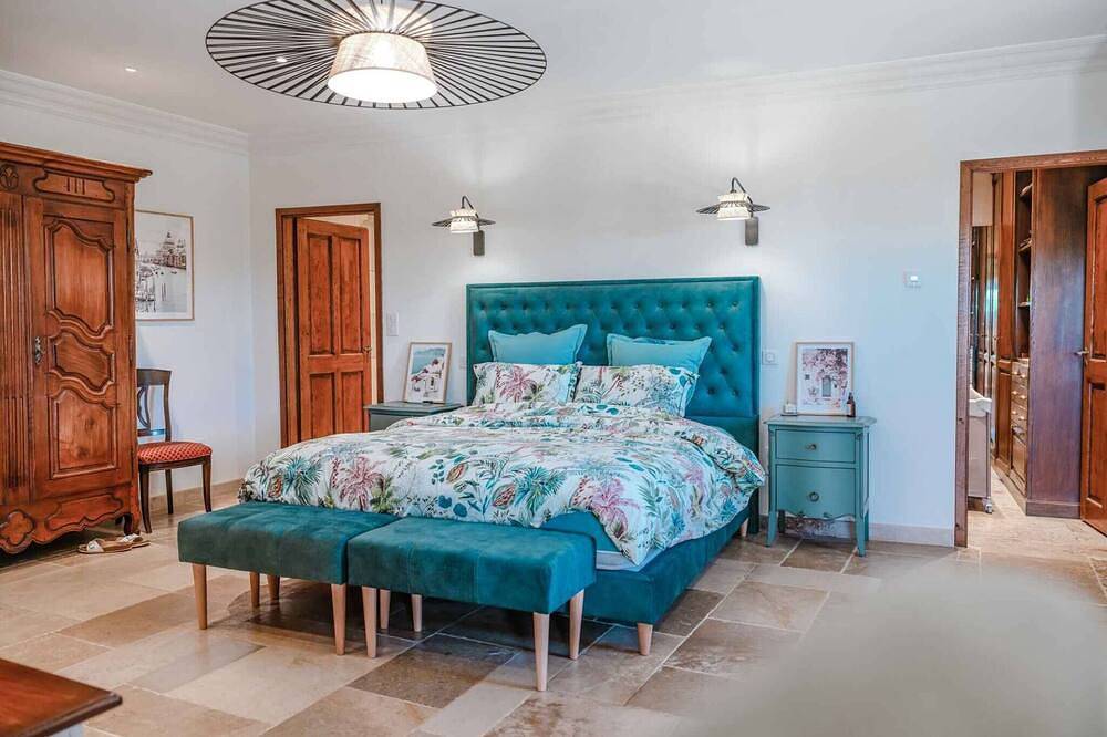 Domaine de Sourbil - Piscina climatizada - 27 prs in Saint-Antonin-Noble-Val, Macizo Central