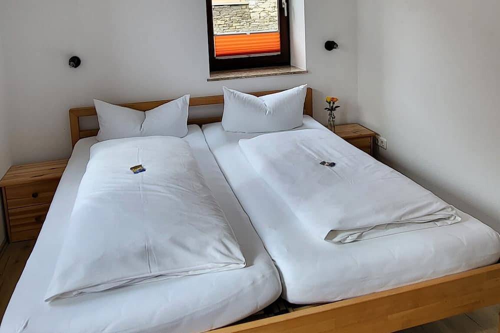 Ganze Wohnung, Gemütlich eingerichtete Ferienwohnung mit zwei getrennten Schlafzimmern in Estenfeld, Fränkisches Weinland