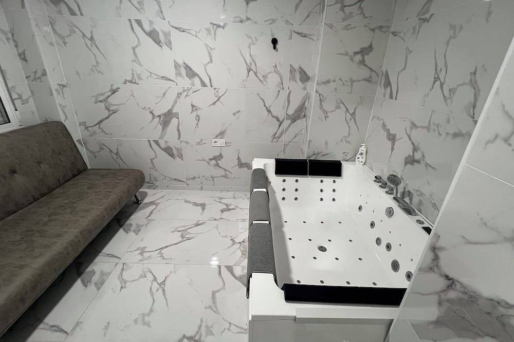 Appartement entier, Apartment with a Private Jacuzzi in Gandía in Gandia, Costa de Valencia