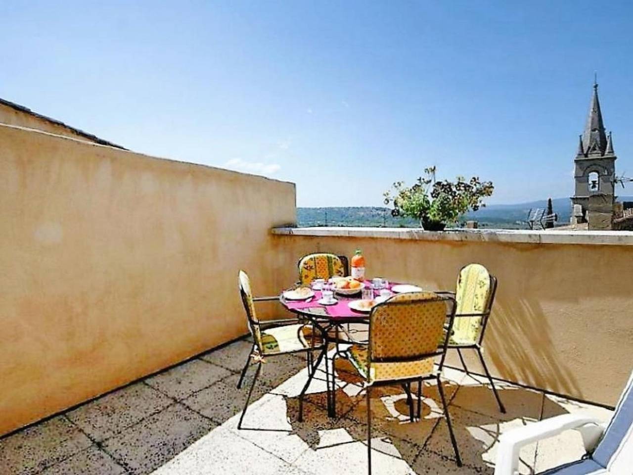 Apartamento entero, Morard - Bonnieux Appt Les Ocres in Bonnieux, Parque natural regional del Luberon