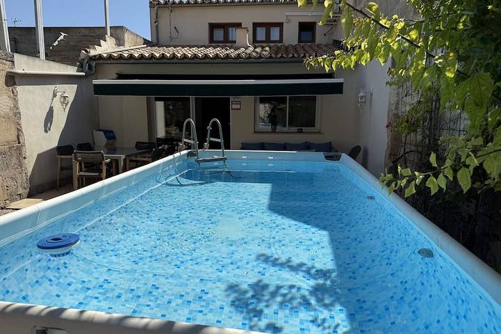 Villa for 10 people, with garden - 1