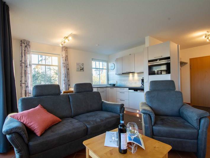 Ferienwohnung für 4 Personen, mit Balkon und Terrasse in Kühlungsborn-west